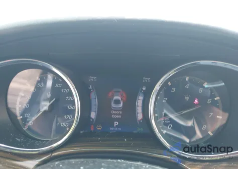 2014 Maserati Quattroporte S Q4 z USA, uszkodzony, nr VIN ZAM56RRA9E1106514